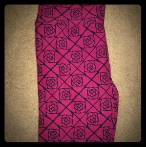 Lularoe One Size OS Roses Disney stained glass